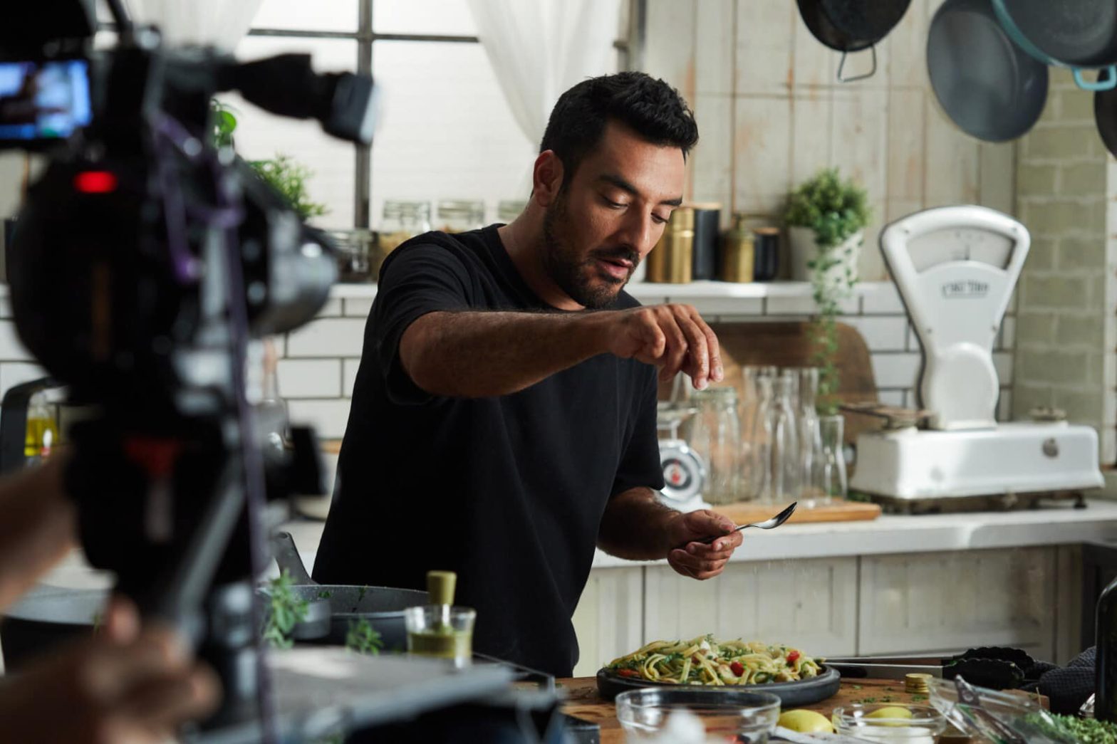 COOKING SIMPLE WITH AVI BITTON